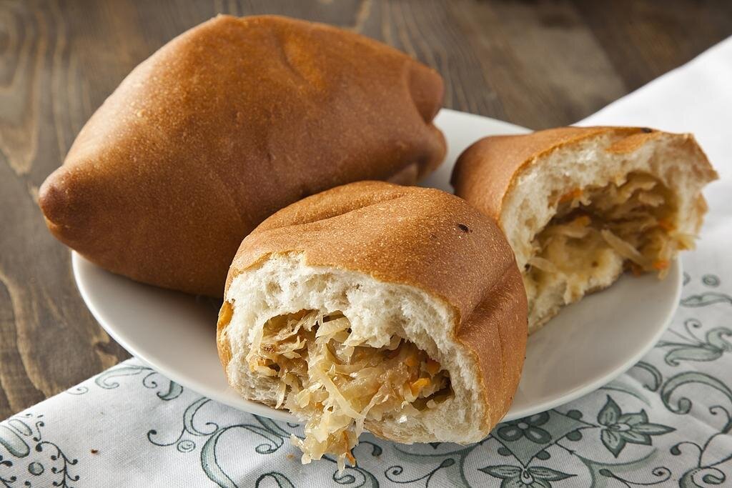 Автор и правообладатель данного изображения: https://receptiztesta.ru/wp-content/uploads/2018/10/Пирожки-с-капустой.jpg