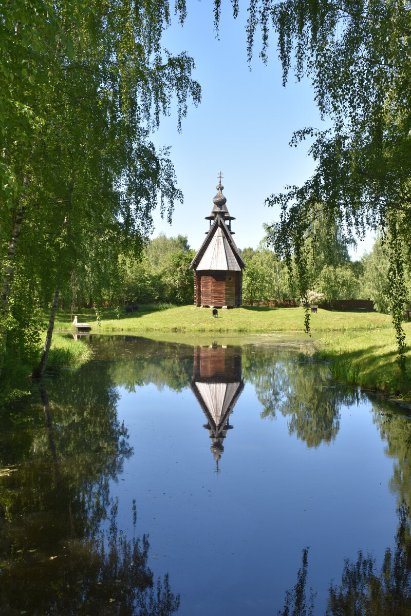 Спасская церковь из села Фоминское Костромской области, датируется 1712 годом.
