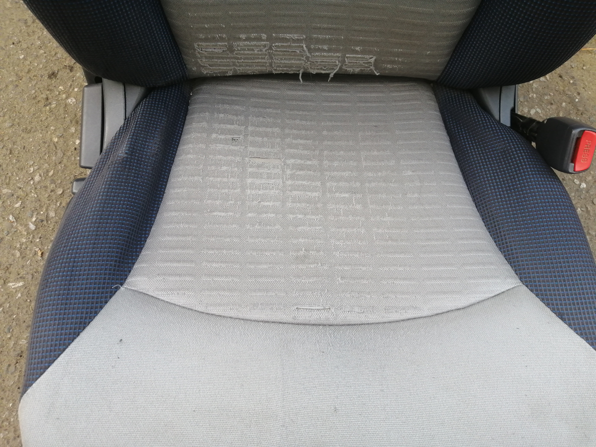 Родное водительское сиденье Mitsubishi Colt VI через 17 лет или 280 000 км пробега