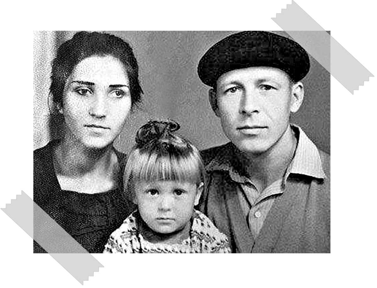 Елена Майорова с мамой и папой