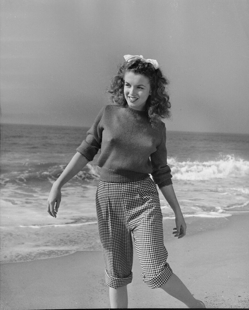 © Андре де Дьенес /  André de Dienes  ( Фото получена из свободного доступа )