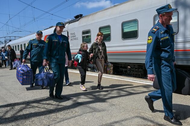   МЧС помогает встречать беженцев Александр Погожев © ИА REGNUM