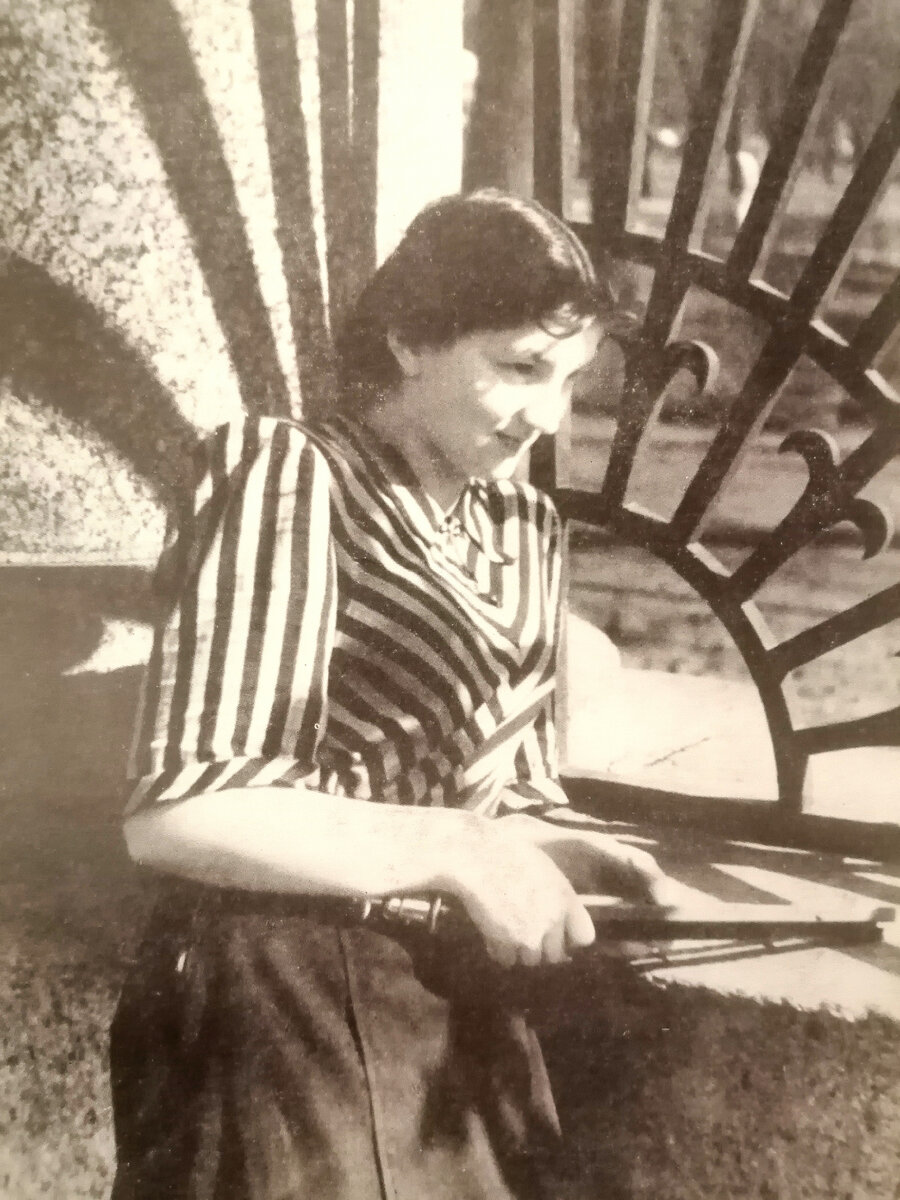 Н.П. Славина. 1951г. Источник: "Нина Павловна Славина". И.Б. Чижова. Ленинград. "Художник РСФСР". 1988г.