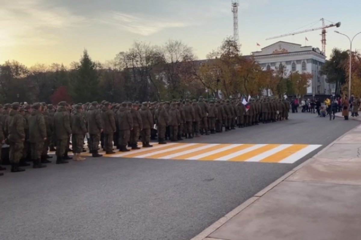    В Тюмени проводили на службу мобилизованных