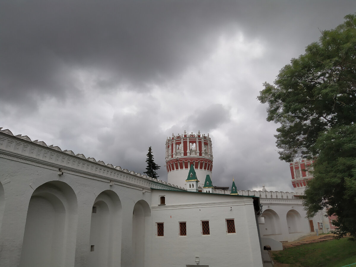 Прогулки по Москве. Загадки Новодевичьего монастыря.