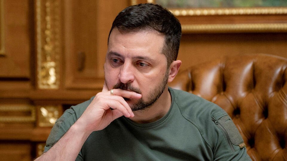     В Госдуме предложили Зеленскому задуматься о бегстве с Украины Ukrainian Presidential Press Service/Handout via REUTERS