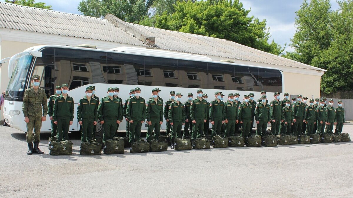     В Ростовской области завершились мероприятия, связанные с призывом на военную службу граждан из запаса, пишут СМИ со ссылкой на официального представителя правительства региона.
