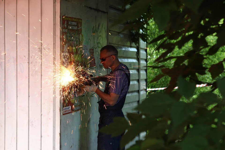     Демонтаж остановки на улице Кирова Анастасия МАЛЫШЕВА