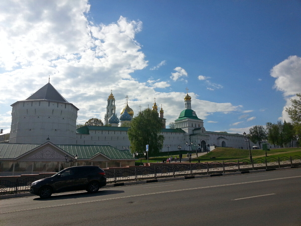 Троице-Сергиева Лавра - как же здесь благодатно, как тут хорошо помолиться...