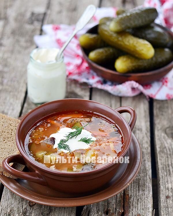 Рассольник классический с перловкой и огурцами