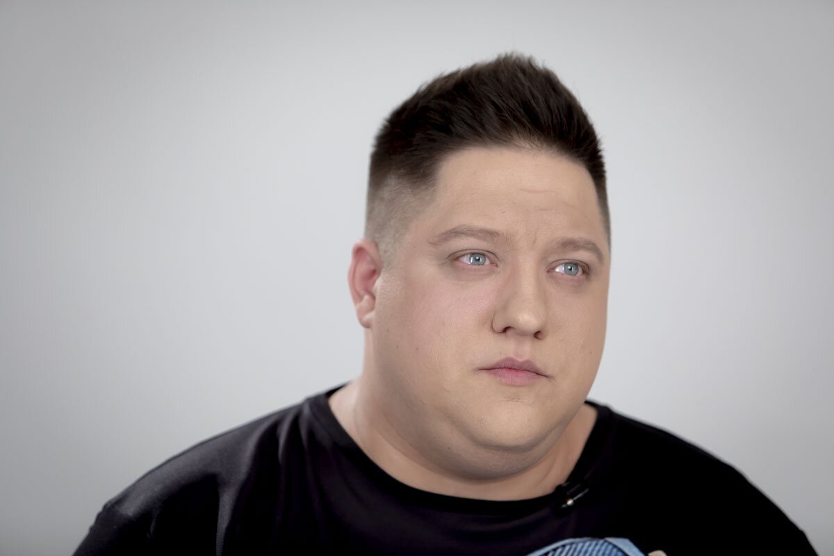 Роман Попов