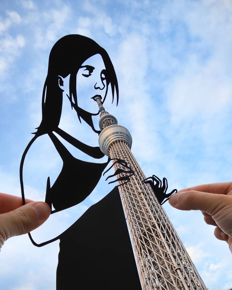 Японский небоскреб Tokyo Sky Tree превращается в дудочку! (с)Рич Маккор