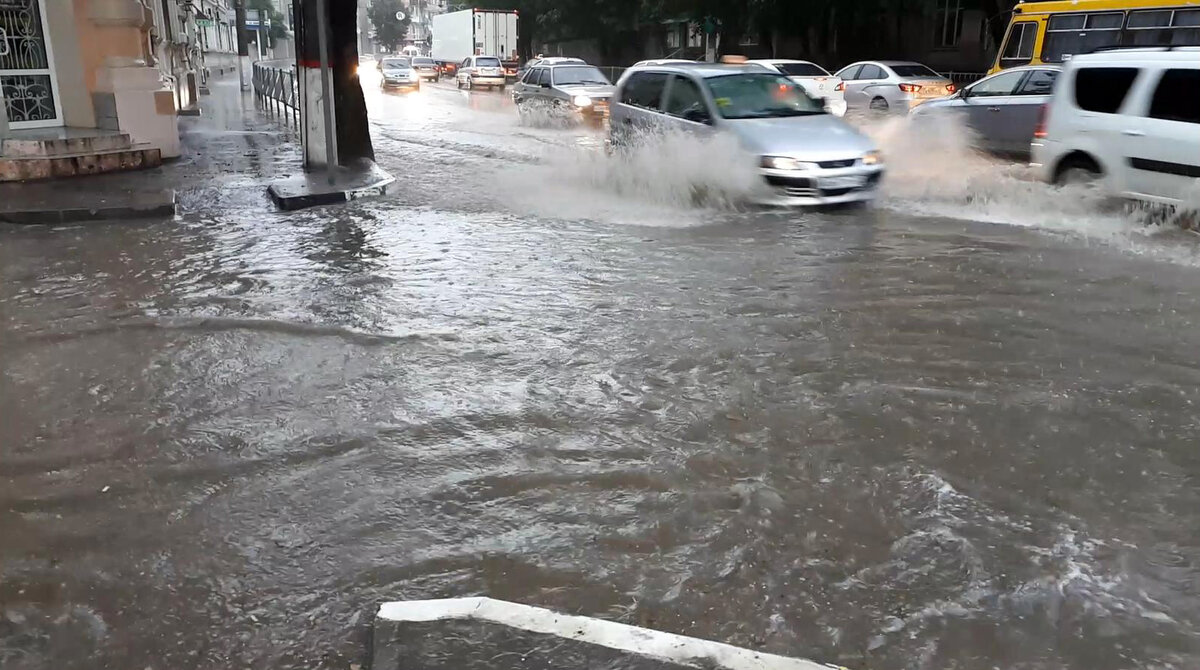 Две напасти: наводнение...