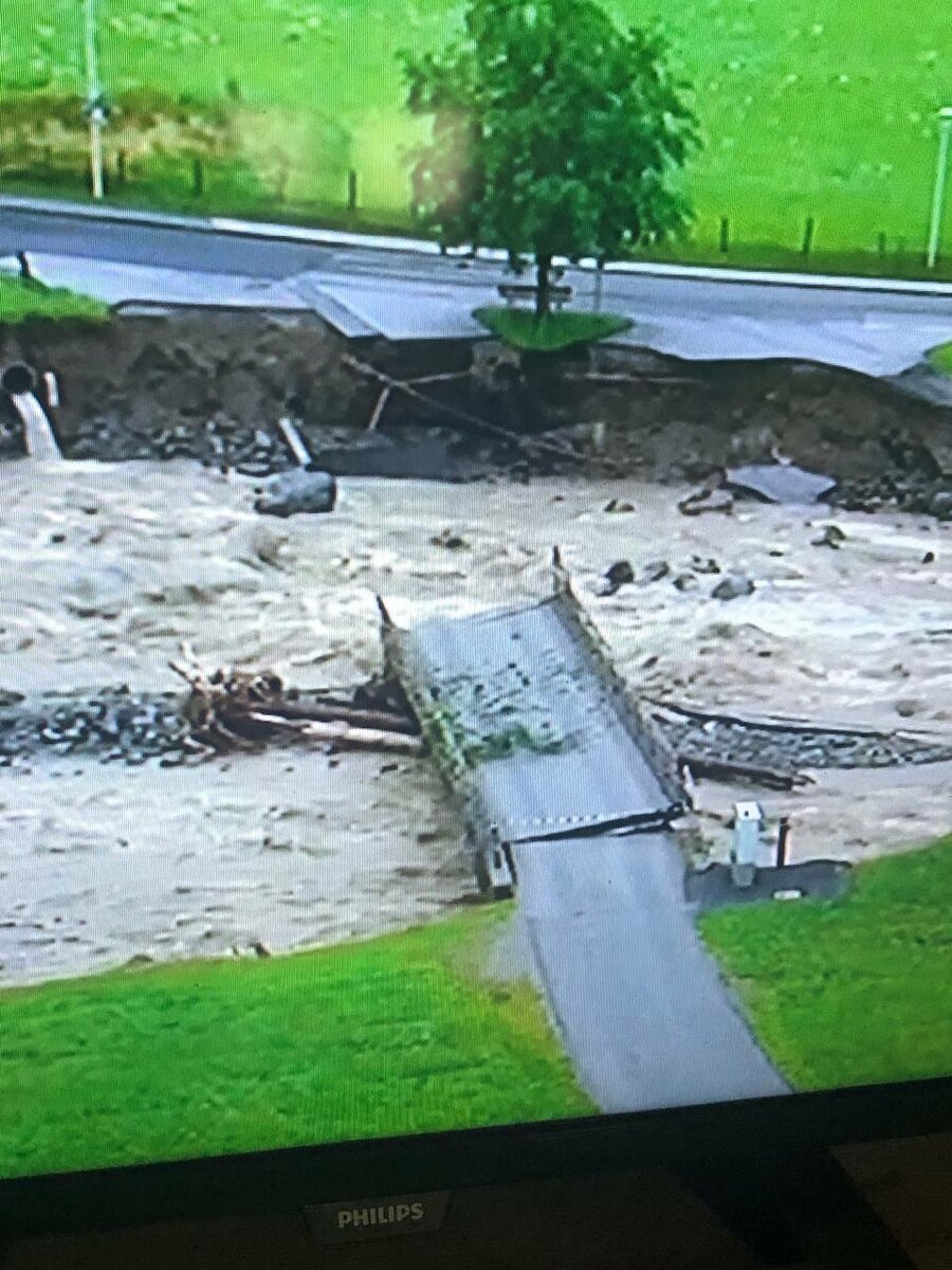 Разрушения от наводнения.