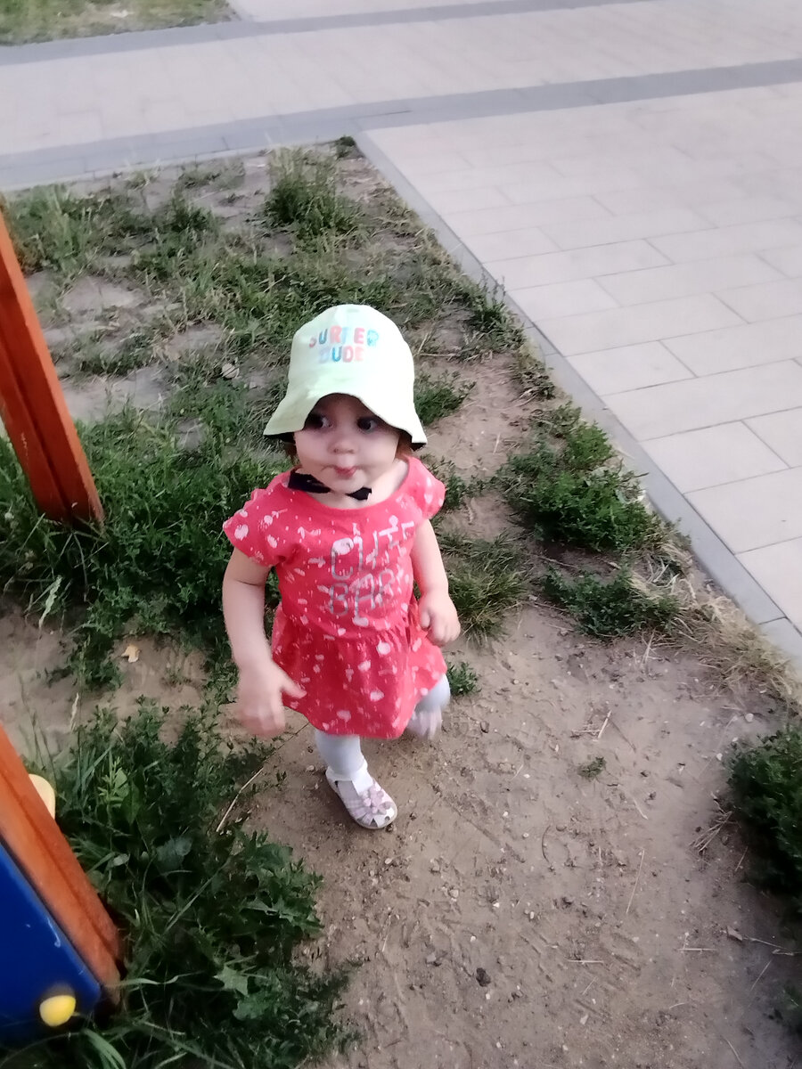 Губки бантиком...)