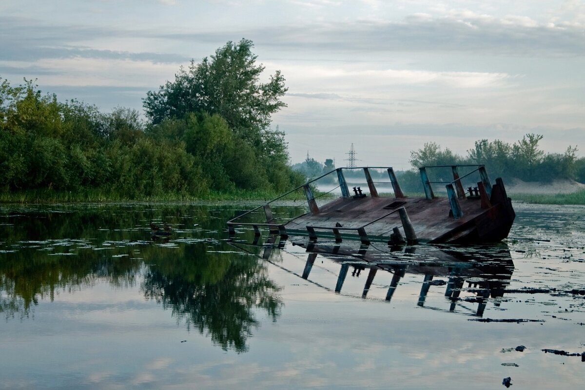 Баржа озеро в Канске