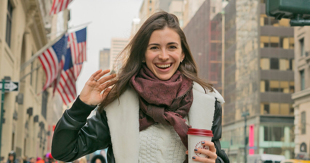 Меня зовут Александр Понаморёв , я кофаундер онлайн-платформы LinguaTrip.com.

Мы с командой помогаем людям выучить язык и поступить в зарубежный университет. Я знаю, что за месяц английский не выучишь, но иногда бывают ситуации, когда надо срочно подтянуть язык — предстоит поездка за рубеж или намечается работа в англоязычном проекте. А возможно, просто нет больше сил учить язык и хочется уже начать на нём разговаривать. Для таких случаев мы подобрали простые шаги, которые доступны любому работающему человеку с часом свободного времени в день.

Все советы рассчитаны на тех, кто уже обладает минимальным уровнем английского — учил его в школе или на курсах. Но заговорить через месяц смогут и те, кто только знакомится с языком, правда, им будет труднее. В статье не будет рекомендаций типа «учите язык вместе с носителем языка» или «погрузитесь в языковую среду». Это действенные методы, но они не всегда подходят.

Итак, начинаем! Осторожно: под катом мини-словарик на все случаи жизни.

