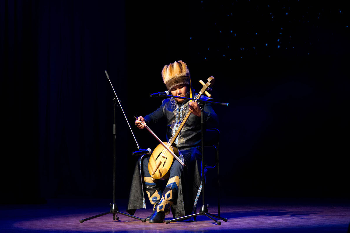 песня дальний восток текст. нанайская скрипочка "дучиэкэ". этнические музыкальные лады. музыка народов дальнего востока. песни про дальний восток.