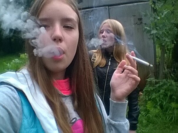 Зачем девочки курят?