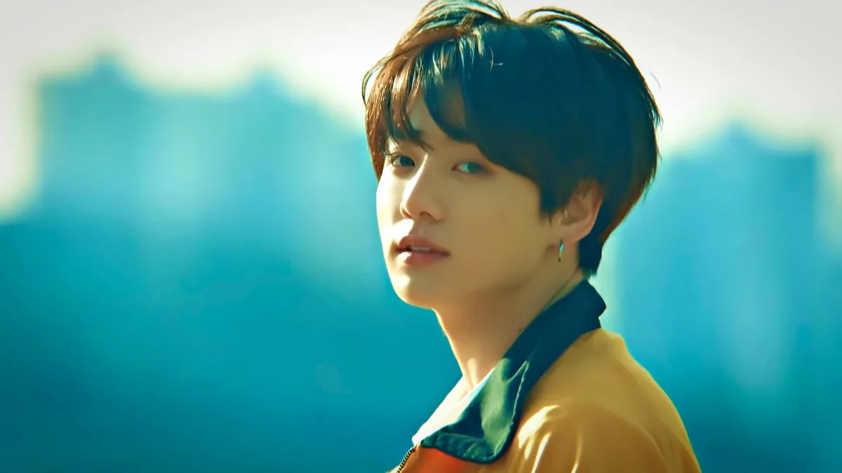 I wonder jungkook. Чонгук БТС. Чон Чонгук Euphoria. Чонгук эйфория. Чонгук БТС 2023.