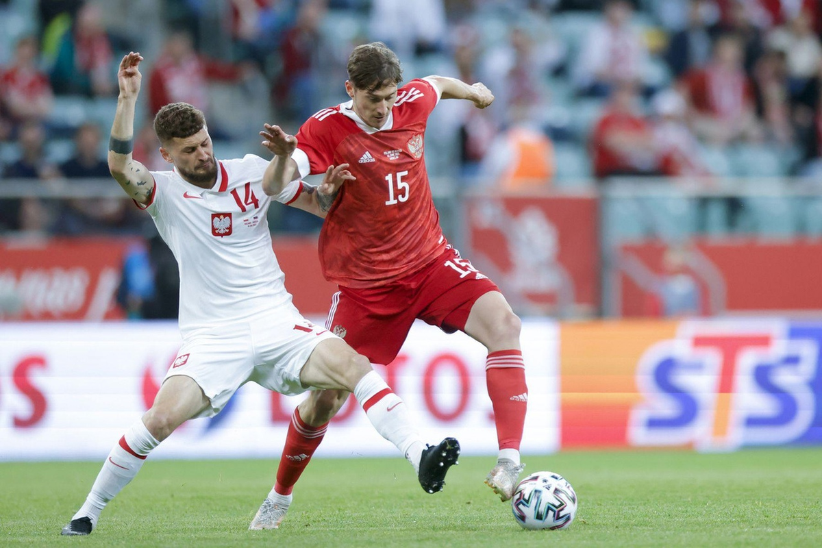 Фото с товарищеского матча Польша - Россия (1:1) 