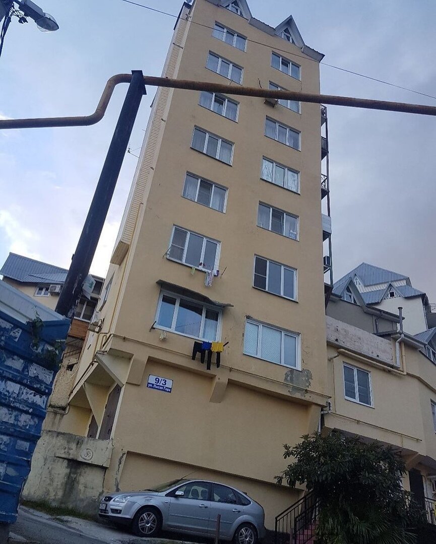гаражный небоскреб.