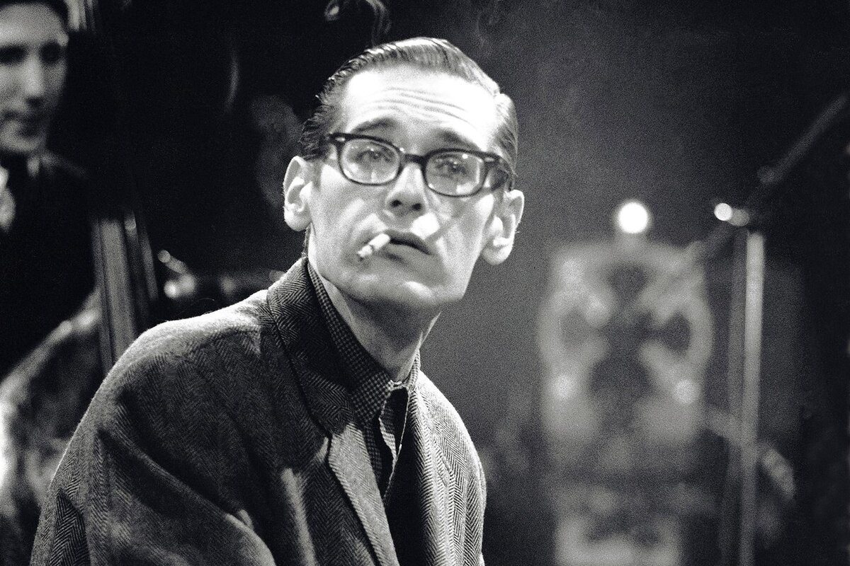 Эванс музыкант. Bill Evans. Билл Эванс пианист. Билл Эванс фото. Билл Эванс трио.