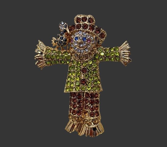 Пугало брошь. Золотой тон, стразы, эмаль