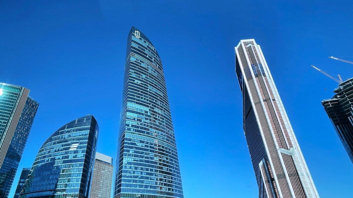 Вид на башни Федерация и Меркурий