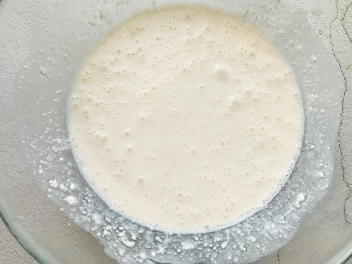 Если творог мягкий, можно все перемешать ложкой