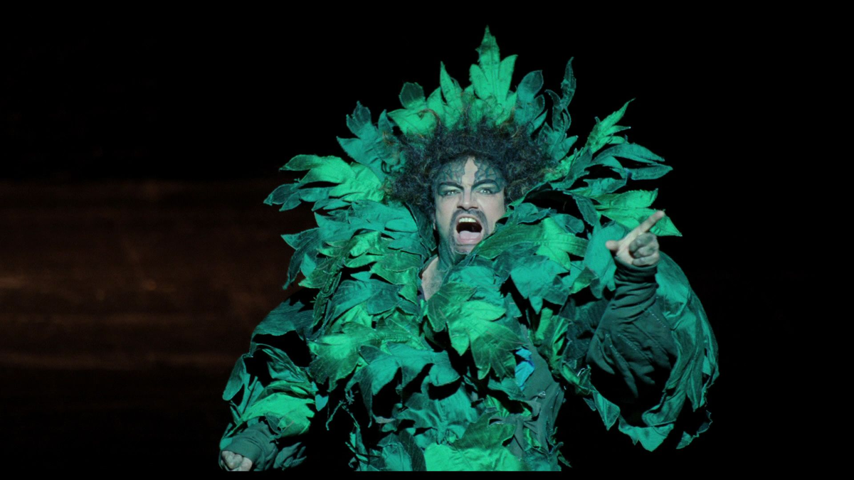 Кадр из фильма "1+1": Карл Мария фон Вебер - опера "Вольный стрелок"