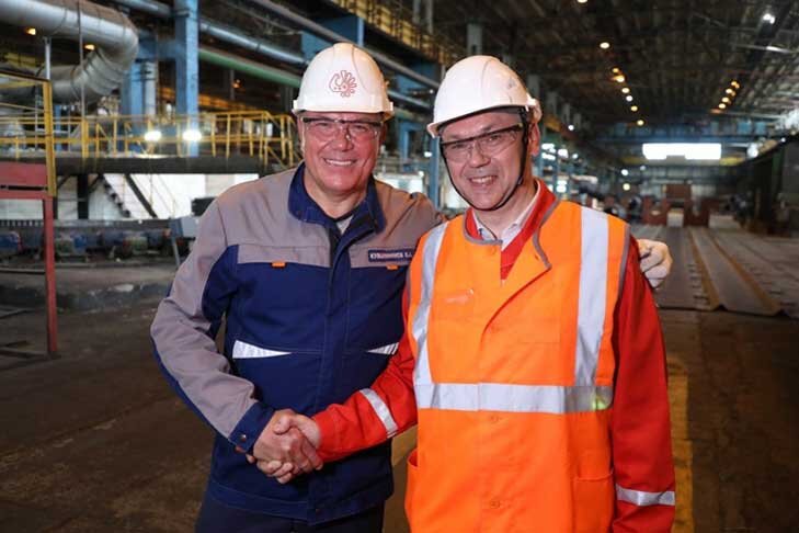    Андрей Травников с губернатором Вологодской области Олегом Кувшинниковым. Фото с личной страницы Андрея Травникова «ВКонтакте»