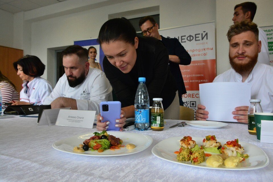     Члены жюри оценивали не только вкус, но и фотогеничность блюд. Александр КАТЕРУША