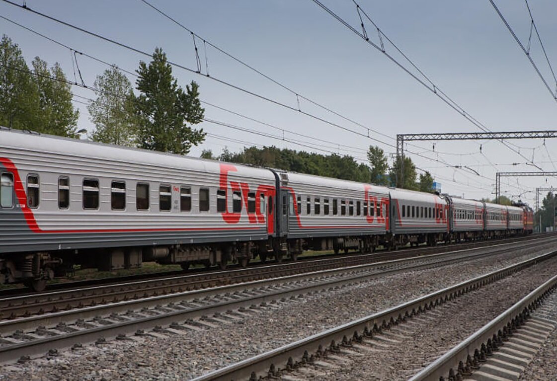 Летний дополнительный поезд Москва - Смоленск продолжит курсировать осенью  | zhdvokzaly.ru | Дзен