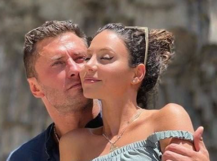 Зепюр с очкам на голове. Россия-Армения)))