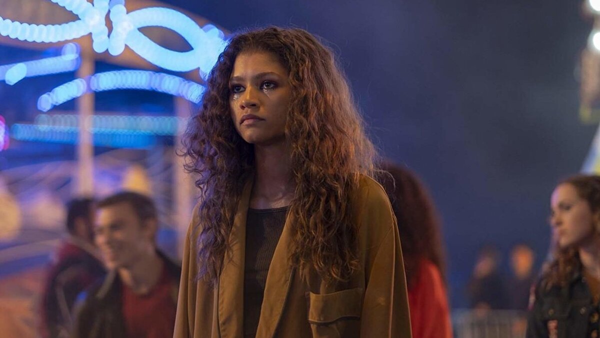 Кадр из сериала "Эйфория". Изображение взято с сайта: https://kino.mail.ru/news/56455_obyavleni_pobediteli_premii_emmi_2022/?utm_partner_id=968