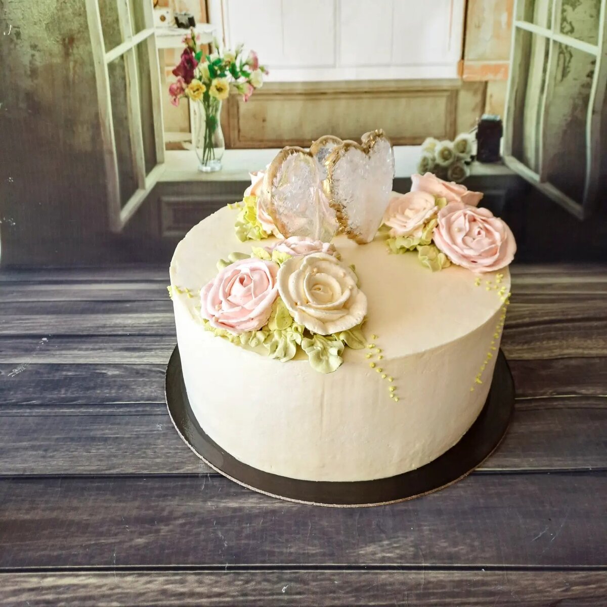 Ничего не "мрак", очаровательный и нежный торт=)