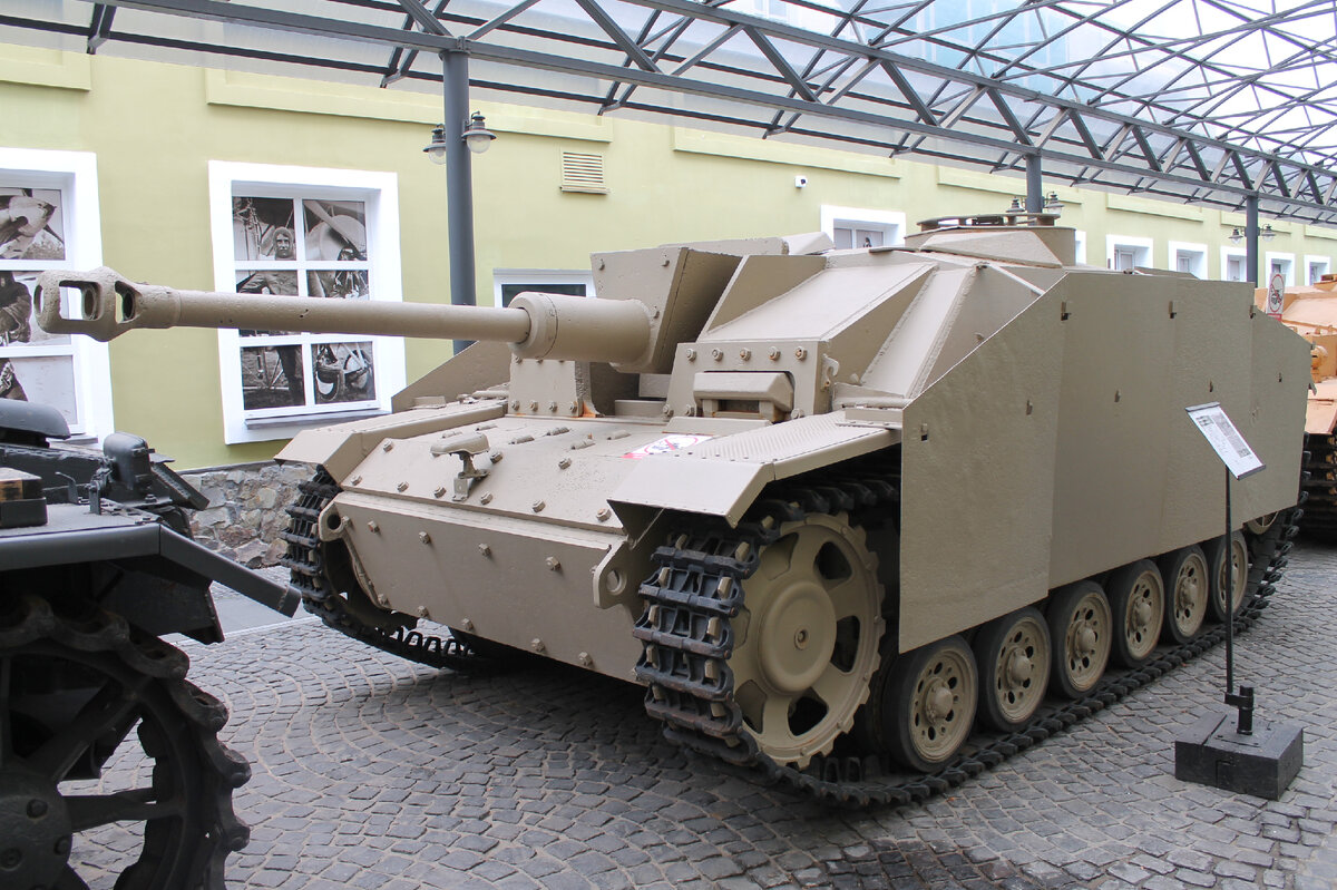 Еще один StuG 40 Ausf.G был собран из обломков нескольких машин 14-й танковой дивизии вермахта.