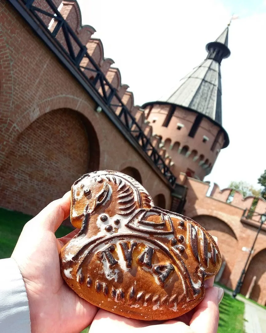 Тульский пряник тула. Город Тула Тульский пряник. Тульский пряник Тульский самовар, Тульский оружейный. Тульские пряники и самовары Тула. Тула пряник самовар оружие.