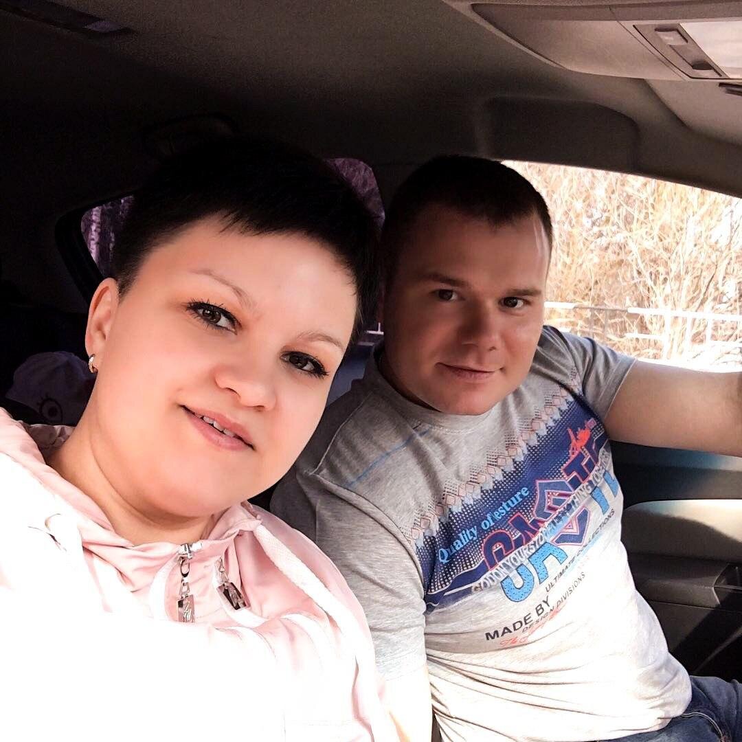 говорят мы очень похожи друг на друга, но получилось так что мы муж и жена)