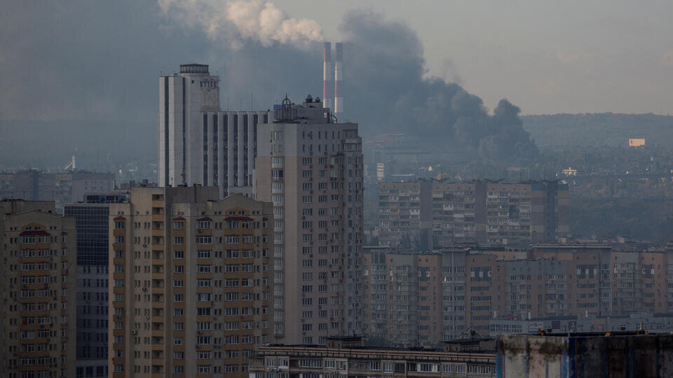     Очевидцы сообщили о начале веерных отключений света в Киеве REUTERS/Yaroslav Debelyi