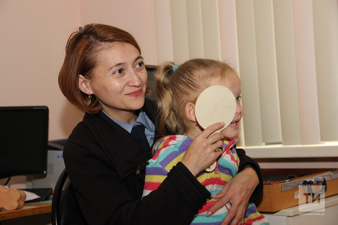 ​Если оба родителя живут с близорукостью, то вероятность 70-80%, что ребенок ее унаследует. Фото: © «Татар-информ»