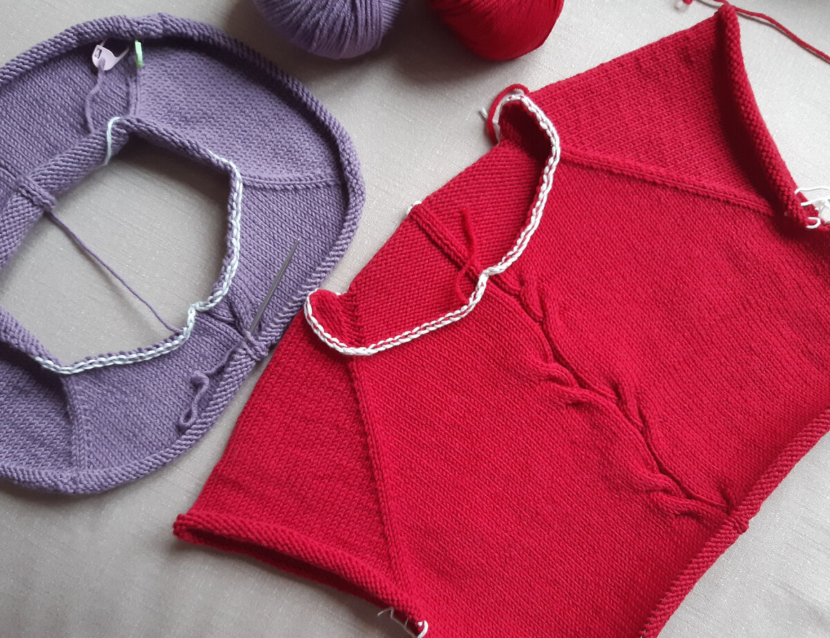 Вот мои готовые "джемпера". Сиреневый здесь уже для красоты - вдруг кому-то понравится этот цвет!) Скоро он пойдет на роспуск.