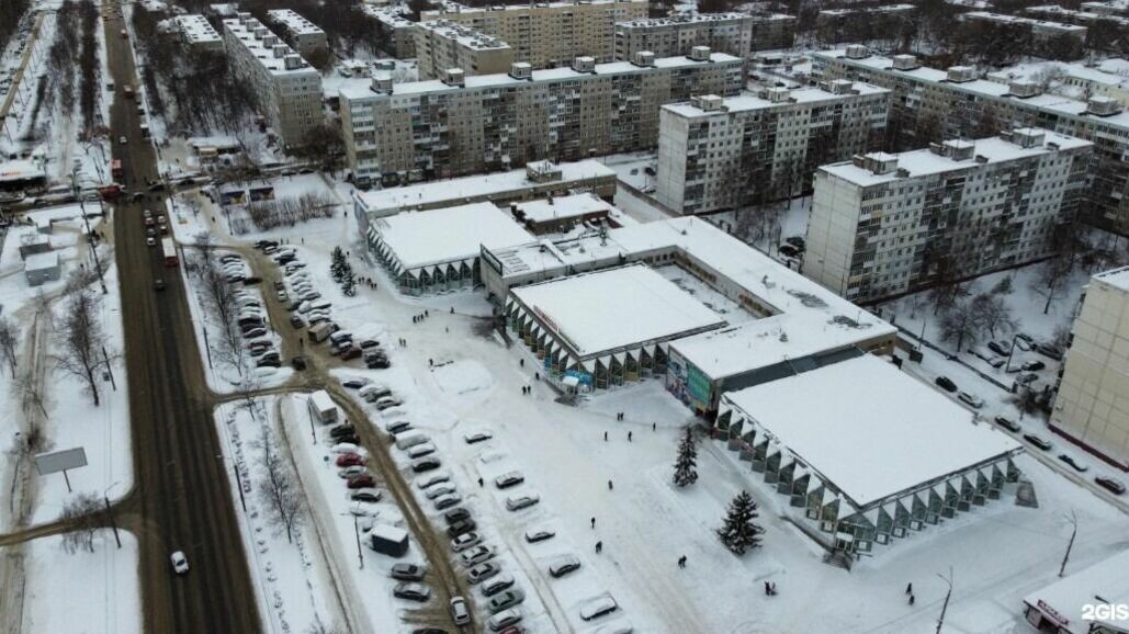     Торговый комплекс продается за 363 млн рублей на Автозаводе в Нижнем Новгороде. Объявление о продаже было размещено на одном из популярных сайтов.