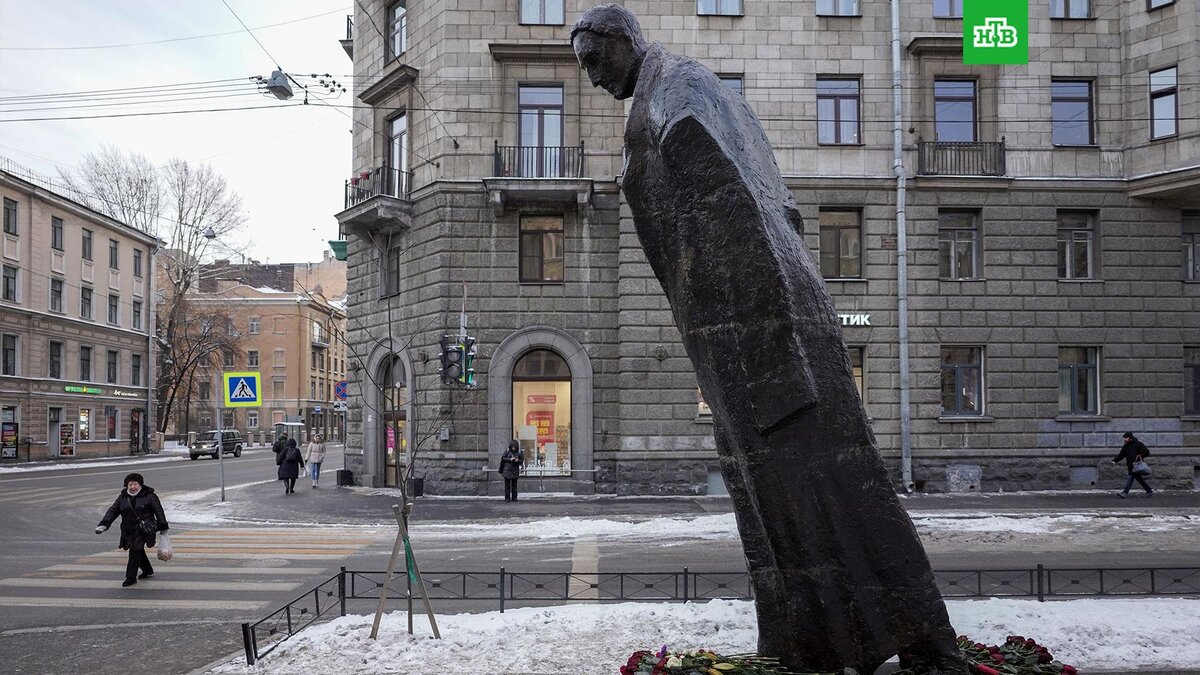 Памятник поэту Блоку в Санкт-Петербурге сравнили с дементором из "Гарри Поттера"