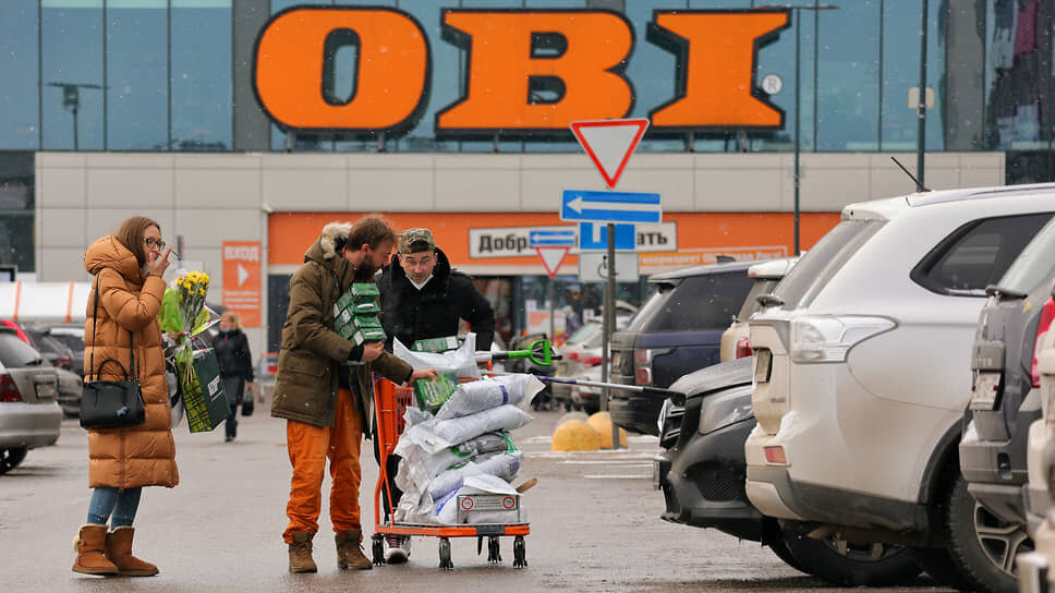 Оби бе. Оби покупатель Йозеф. Российские магазины Obi сменят название.