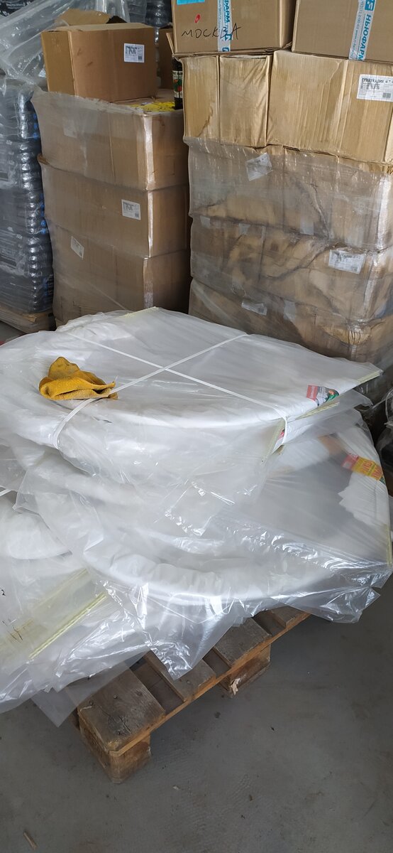 Парник с укрывным материалом в магазине МАЯК