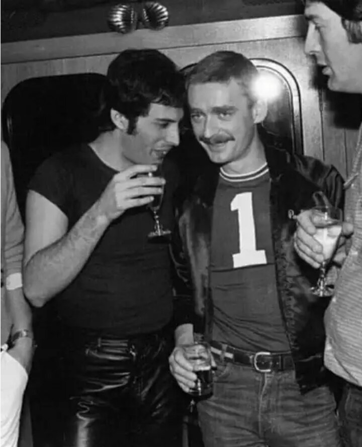 Фредди Меркьюри и Пол Прентер