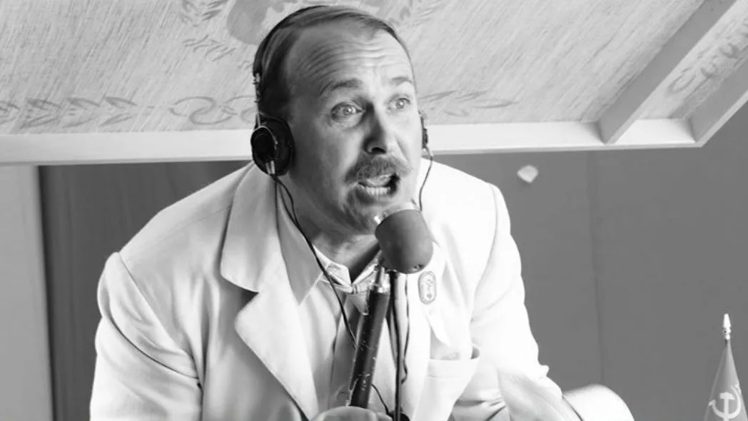 Казанский спортивный комментатор. Спортивный комментатор Казанский. Комментатор в Стрельцове. Стрельцов фильм. Художественный фильм про Стрельцова.