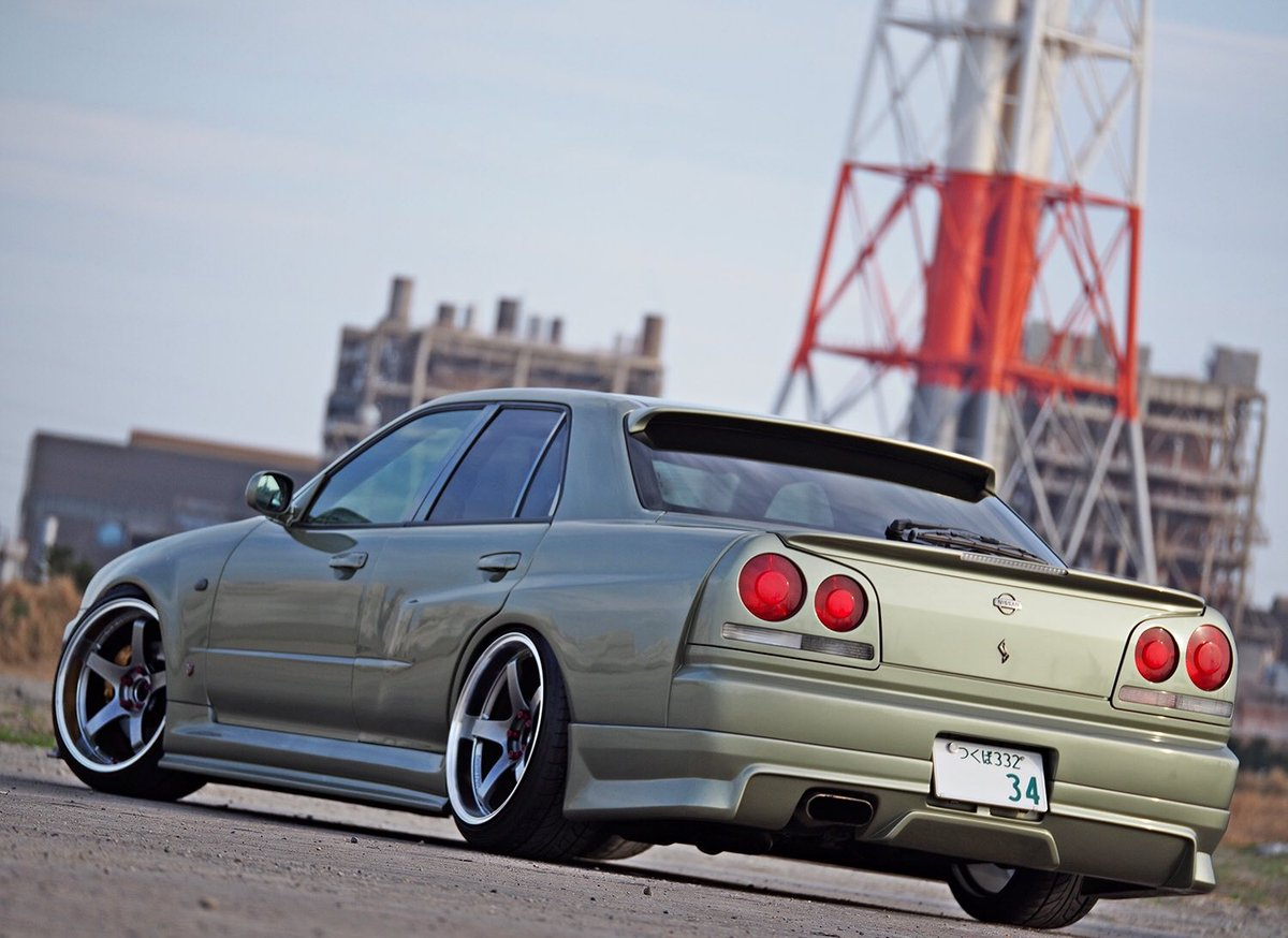 Из игры в реальность: стоит ли покупать Nissan Skyline R34 за 800 тысяч  рублей | DRIVE.RU | Дзен